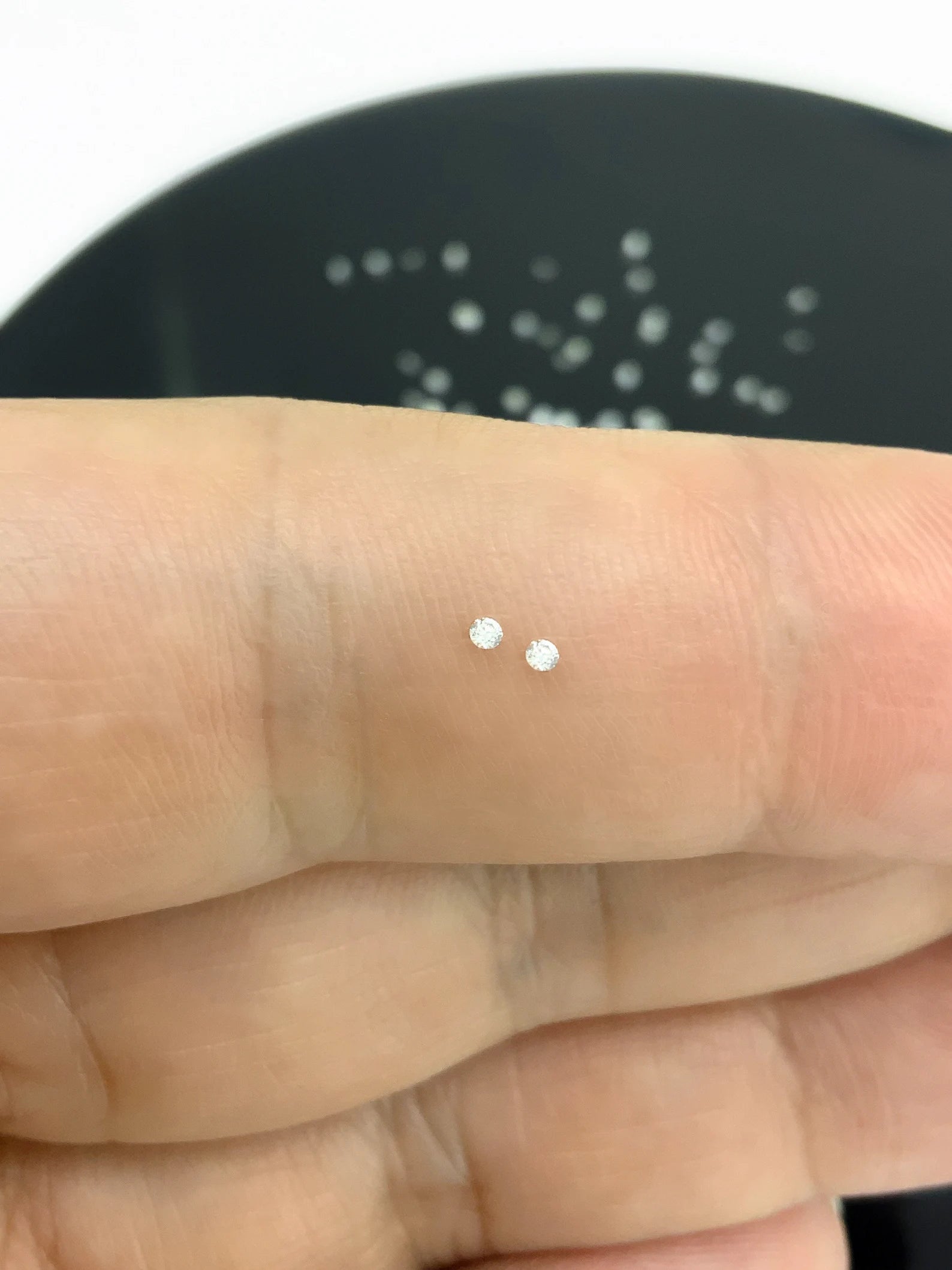 1.1mm CVD Lab Grown Diamond Melee: DEF VS Round Brilliant Cut